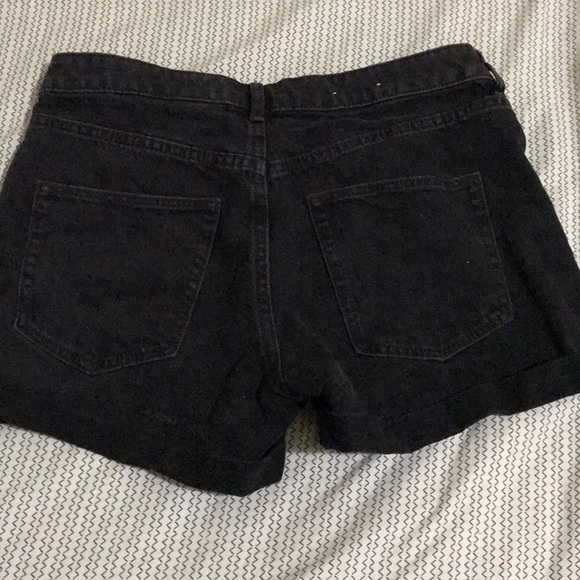 H&M Shorts - Picture 3 of 3